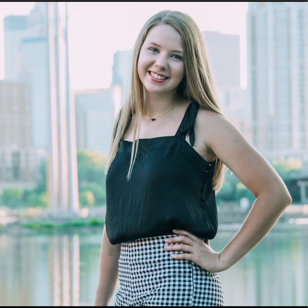 Meet your Posher, Alecia